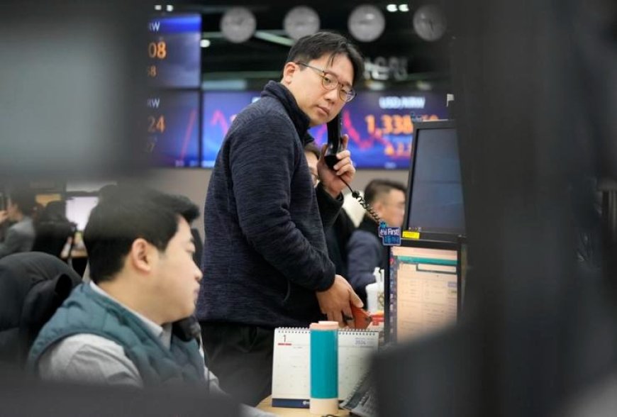 Asian Stock Markets Suffer as China Economy Falters; Eyes on Fed Meeting