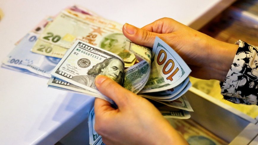 Dollar Ascends, Yen Retreats: Forex Markets React to Rate Expectations