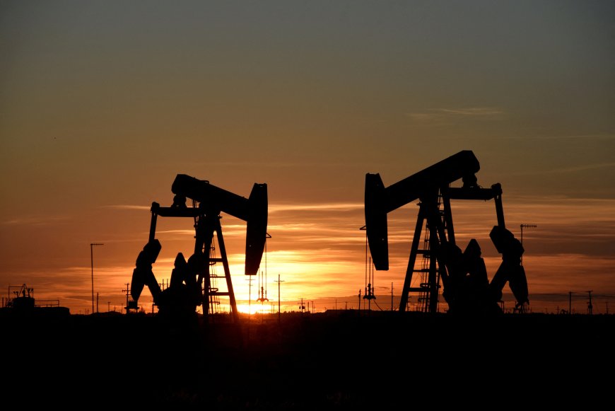 Oil Prices Drop After Weekly Gain as Iran Indicates Progress in Gaza Talks