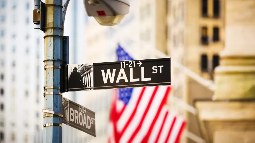 Stock Market Update: Tech Stocks Slip as Big Banks Kick Off Earnings Season